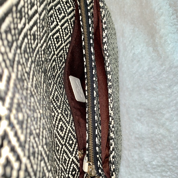 EUC- Jeffrey Campbell Fold Over Woven Clutch! - Picture 9 of 10